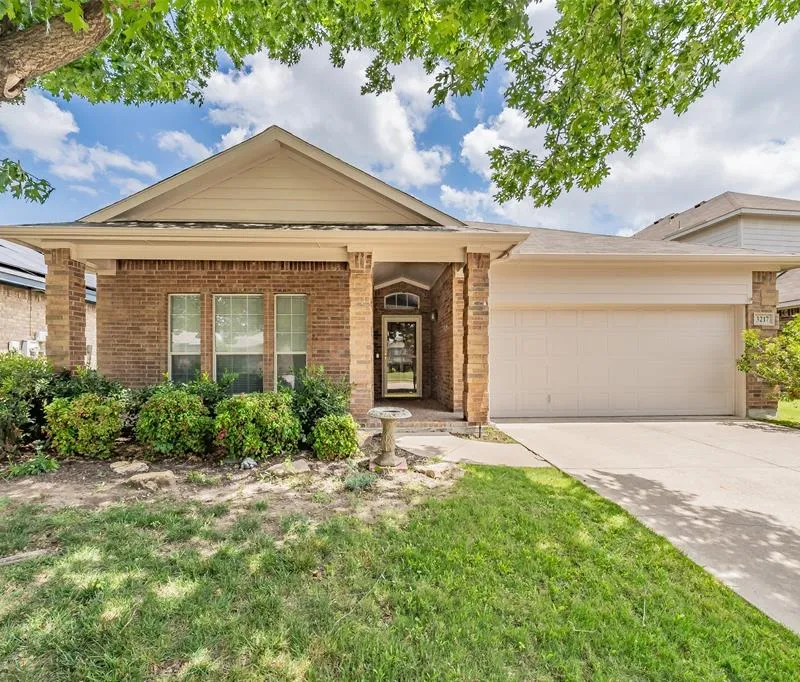 3217 Florian Lane, Fort Worth TX 76108