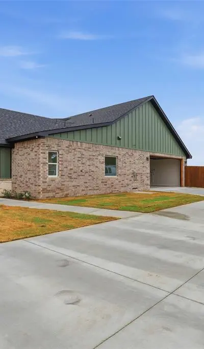 3201 Walnut Creek Parkway, Granbury TX 76049 - Photo 2