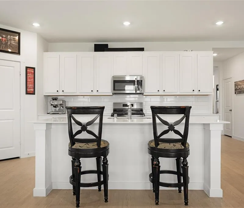 7222 Amber Barn Avenue, Pilot Point TX 76258