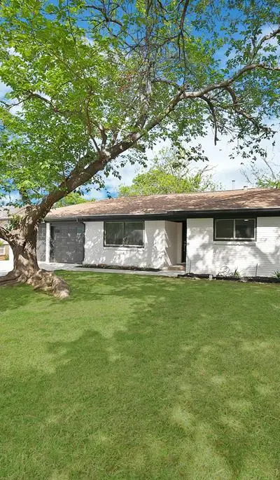 5617 Wharton Drive, Fort Worth TX 76133 - Photo 3
