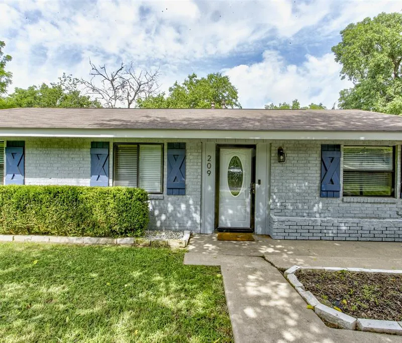 209 Case Street, Weatherford TX 76086