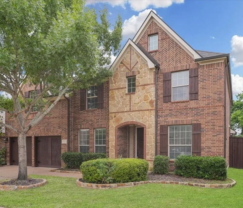 2407 Laguna Lane, Arlington TX 76012