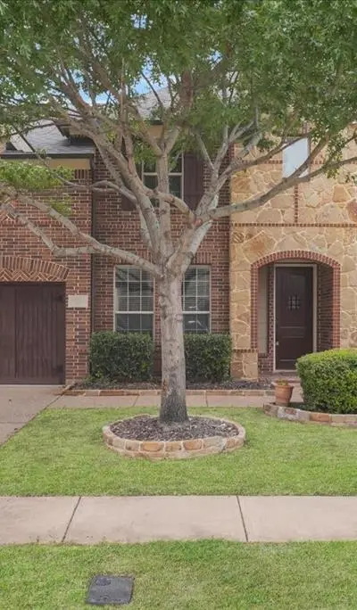 2407 Laguna Lane, Arlington TX 76012 - Photo 2