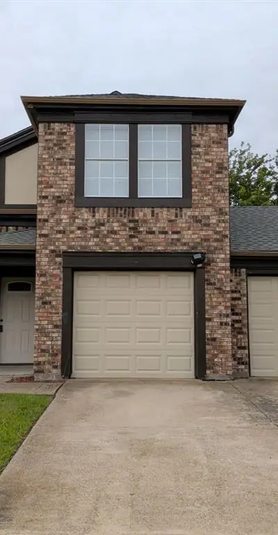 318 Spanish Moss Drive, Arlington TX 76018