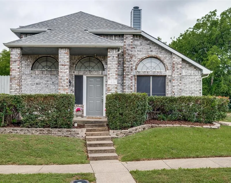 1525 Liberty Lane, Mesquite TX 75149
