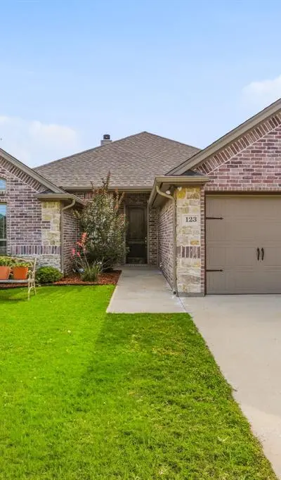 123 Donna Circle, Granbury TX 76049
