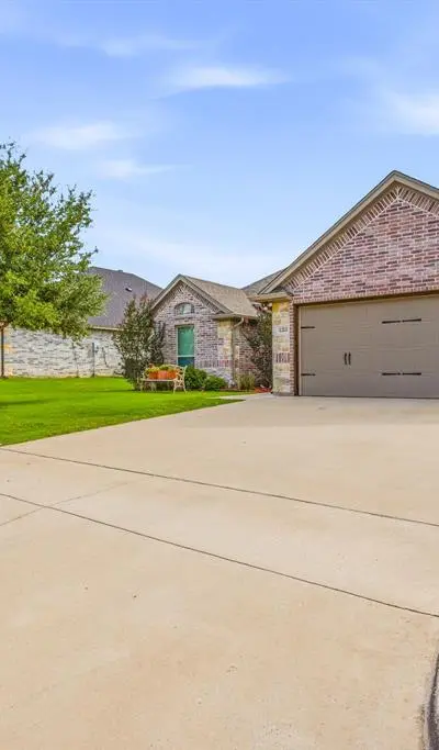 123 Donna Circle, Granbury TX 76049 - Photo 3