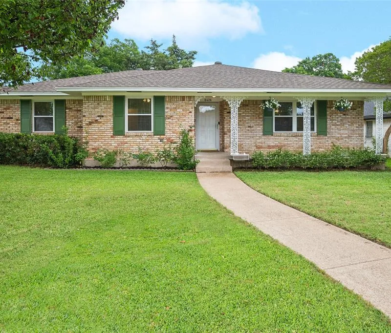 8426 Baumgarten Drive, Dallas TX 75228