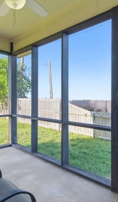 824 E Northside Drive, Pilot Point TX 76258 - Photo 5