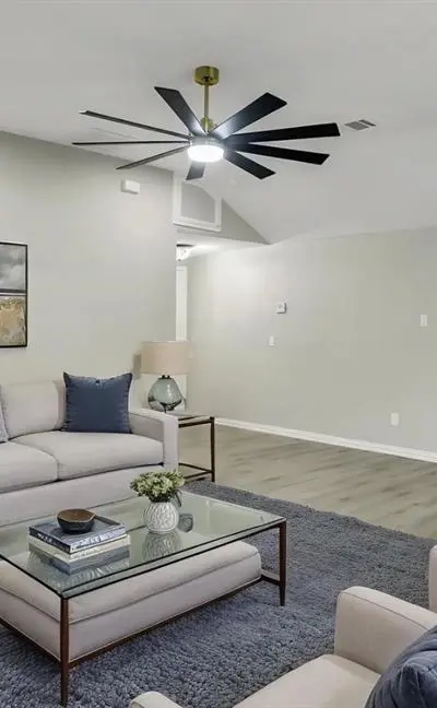 1037 E Cantey Street, Fort Worth TX 76104
