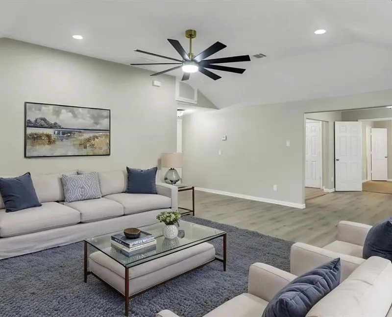 1037 E Cantey Street, Fort Worth TX 76104