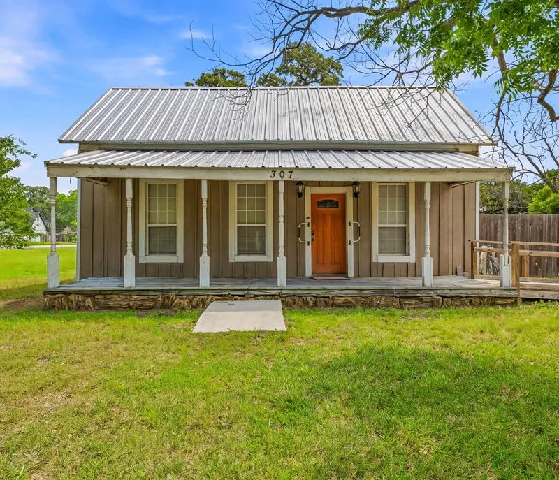 307 N Oak Lane, Tolar TX 76476
