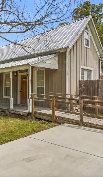 307 N Oak Lane, Tolar TX 76476 - Photo 3