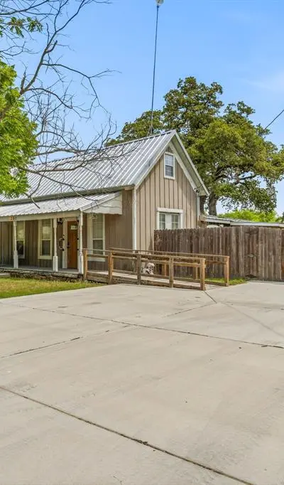 307 N Oak Lane, Tolar TX 76476 - Photo 4