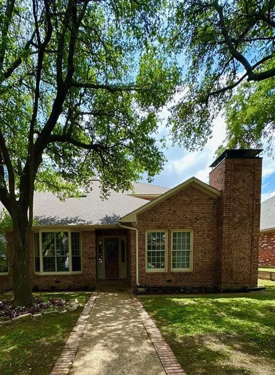 9324 Moss Farm Lane, Dallas TX 75243