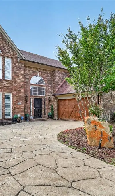 6319 Lake Bluff Drive, Dallas TX 75249