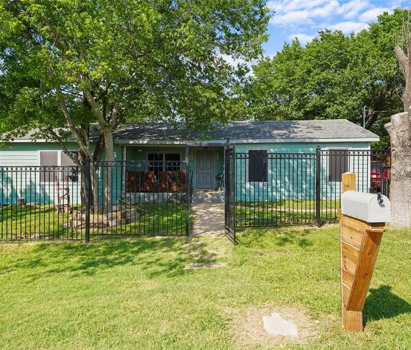 12809 Sultana Street, Dallas TX 75253