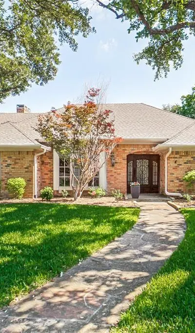 7822 Glenneagle Drive, Dallas TX 75248 - Photo 2
