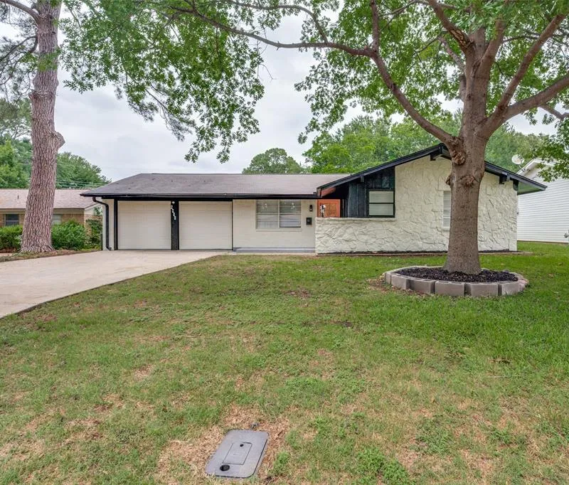 2209 Hackberry Drive, Arlington TX 76013