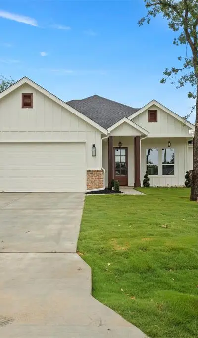 104 Jim Walter Drive, Runaway Bay TX 76426