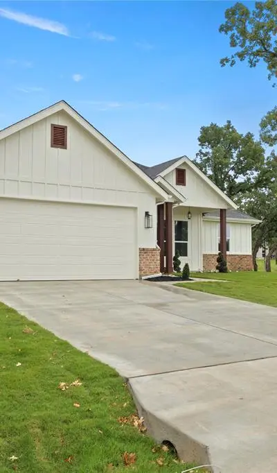 104 Jim Walter Drive, Runaway Bay TX 76426 - Photo 3