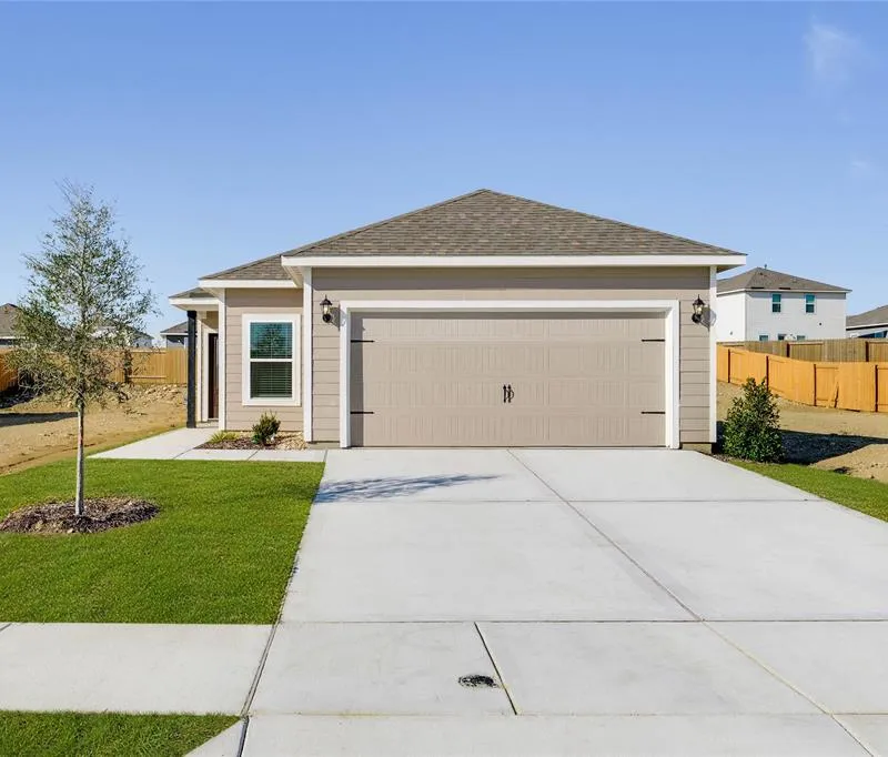 8425 White Wolf Trail, Ponder TX 76259