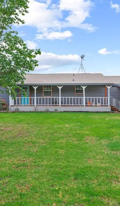 323 County Road 3804, Wolfe City TX 75496