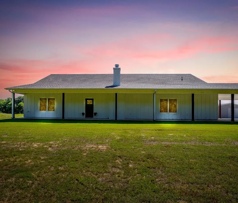 13901 County Road 102, Grandview TX 76050