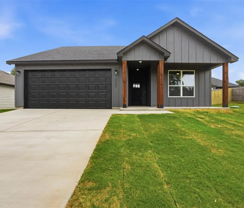 5423 Firewood Trail, Granbury TX 76048