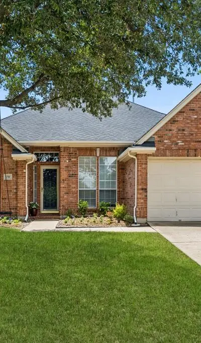 6701 Briarwood Drive, Fort Worth TX 76132