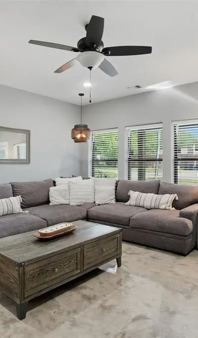 512 W Locust Street, Whitewright TX 75491 - Photo 2