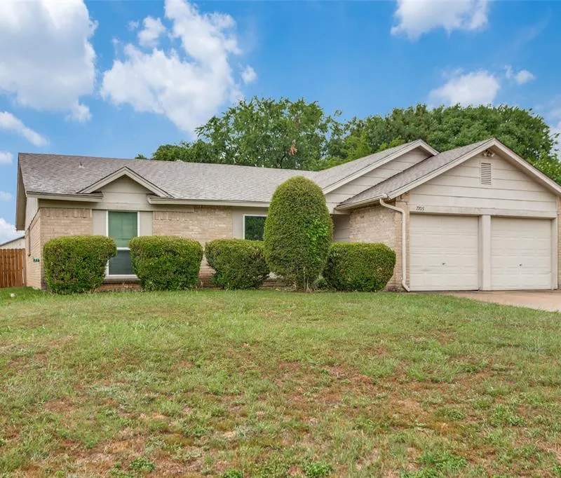 7205 Southridge Trail, Fort Worth TX 76133