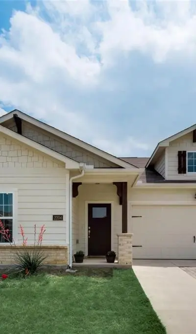 2204 Paxton Way, Denton TX 76209