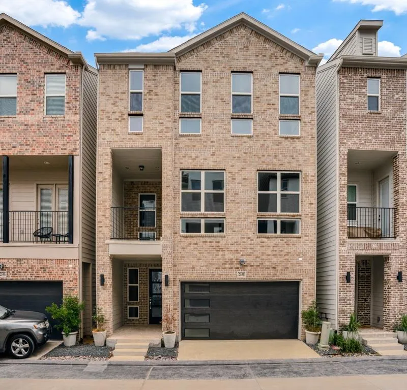 2619 Carmelita Street, Dallas TX 75212