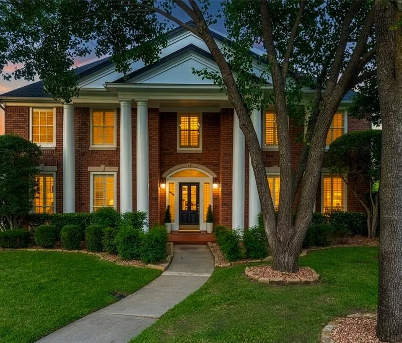 585 Oak Hill Drive, Southlake TX 76092