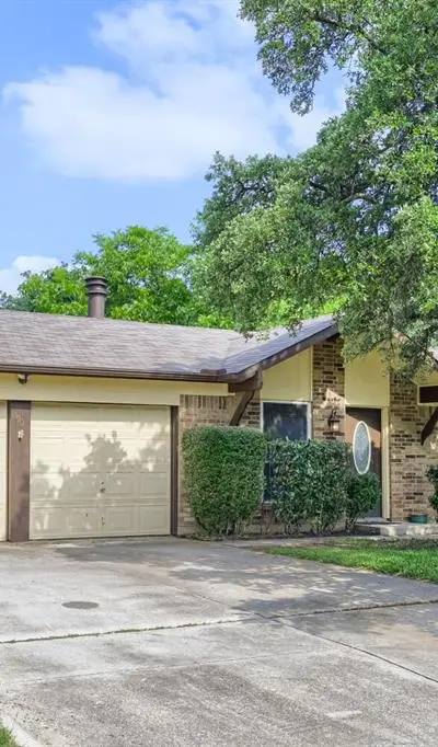 5901 Guildwood Drive, Arlington TX 76017 - Photo 2