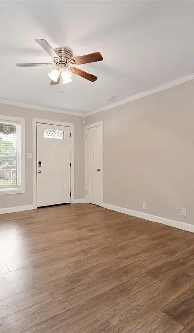4913 Calmont Avenue, Fort Worth TX 76107 - Photo 4