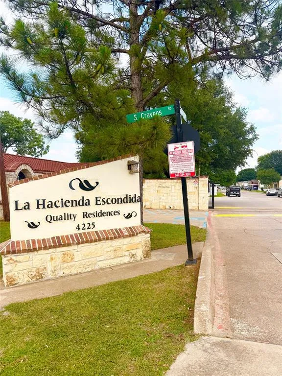 4208 Vista Del Sol Drive, Fort Worth TX 76119