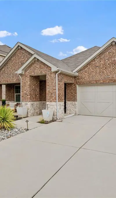 3409 Chivalry Drive, Denton TX 76207 - Photo 2