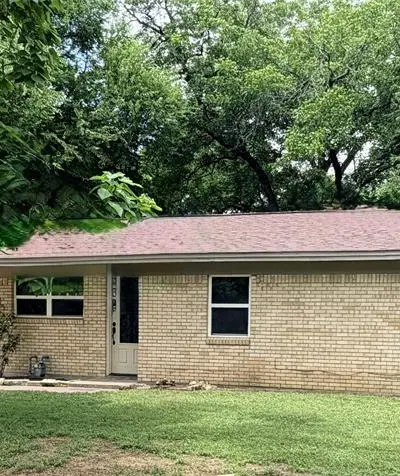 542 W Wilson Street, Cleburne TX 76033