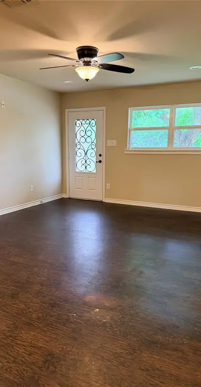 542 W Wilson Street, Cleburne TX 76033 - Photo 3