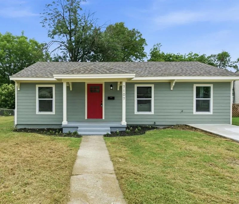7107 Garza Avenue, Fort Worth TX 76116