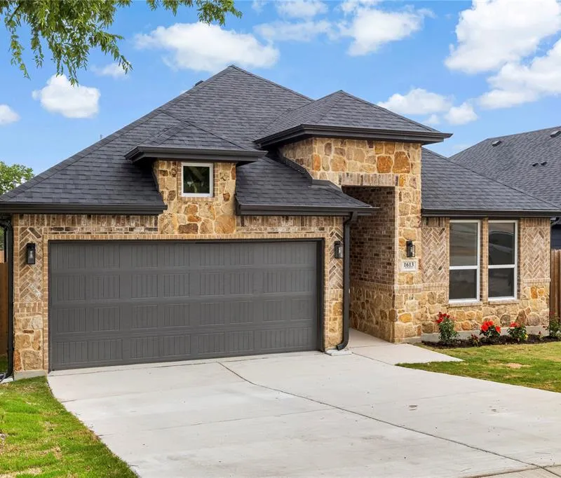 1613 Avenue D, Fort Worth TX 76104