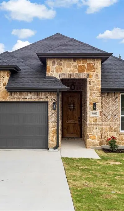 1613 Avenue D, Fort Worth TX 76104 - Photo 2