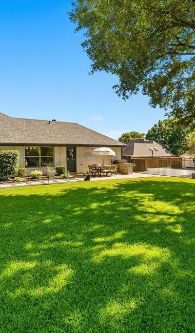 807 Lake Meadows Circle, Rockwall TX 75087 - Photo 2