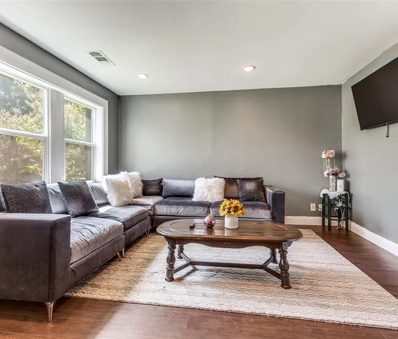303 N Cottonwood Drive, Richardson TX 75080