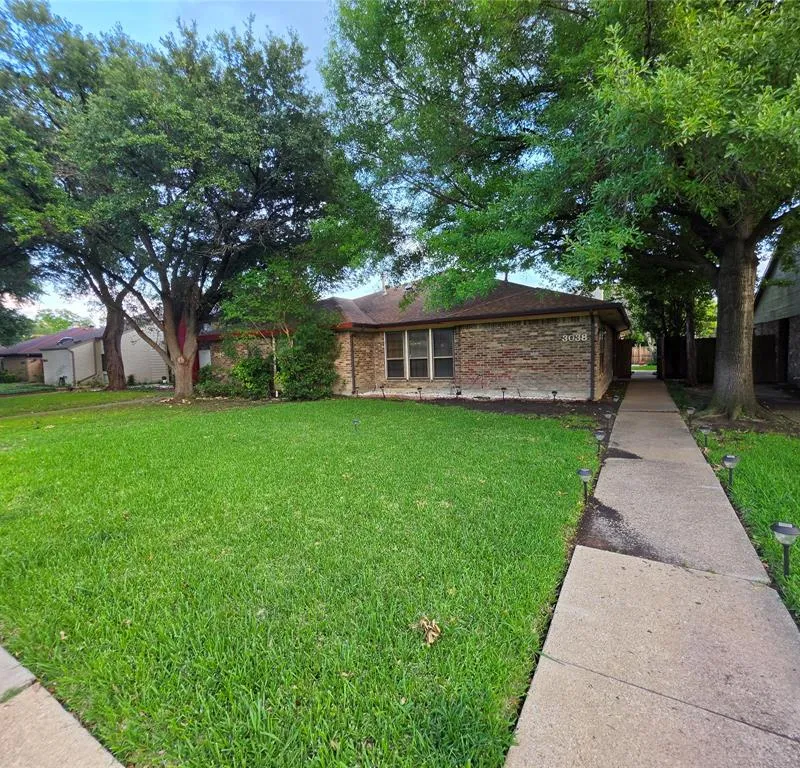 3038 Modella Avenue, Dallas TX 75229