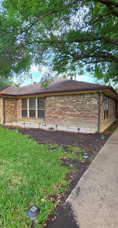 3038 Modella Avenue, Dallas TX 75229 - Photo 2