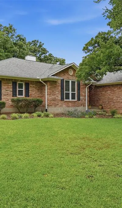 106 Santee Drive, Lake Kiowa TX 76240