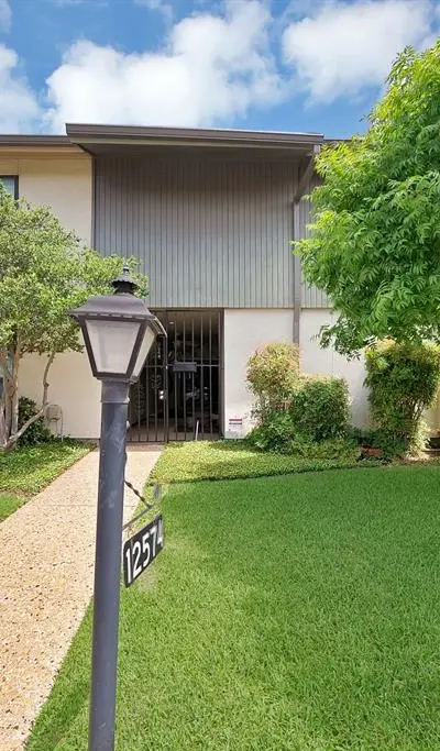 12574 Burninglog Lane, Dallas TX 75243